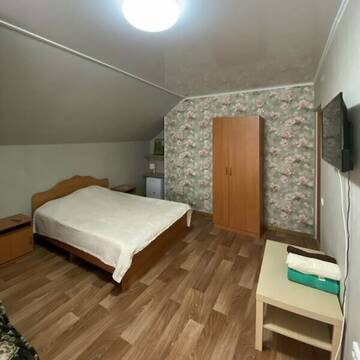 Трехместный номер с ванной в Гостевом доме Green House