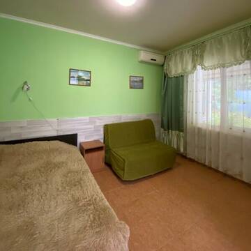 Стандартный четырехместный номер в Гостевом доме Green House